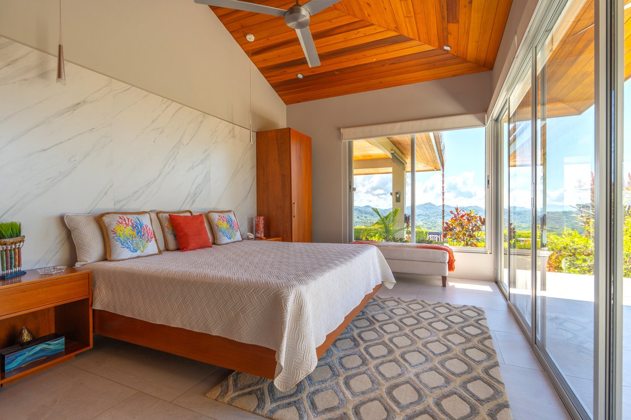 Blue Horizon – luxury ocean-view home in Ojochal, Costa Rica