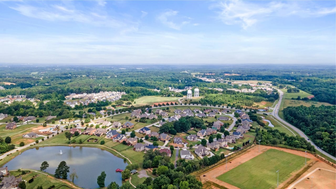 Living in Traditions of Braselton Condos