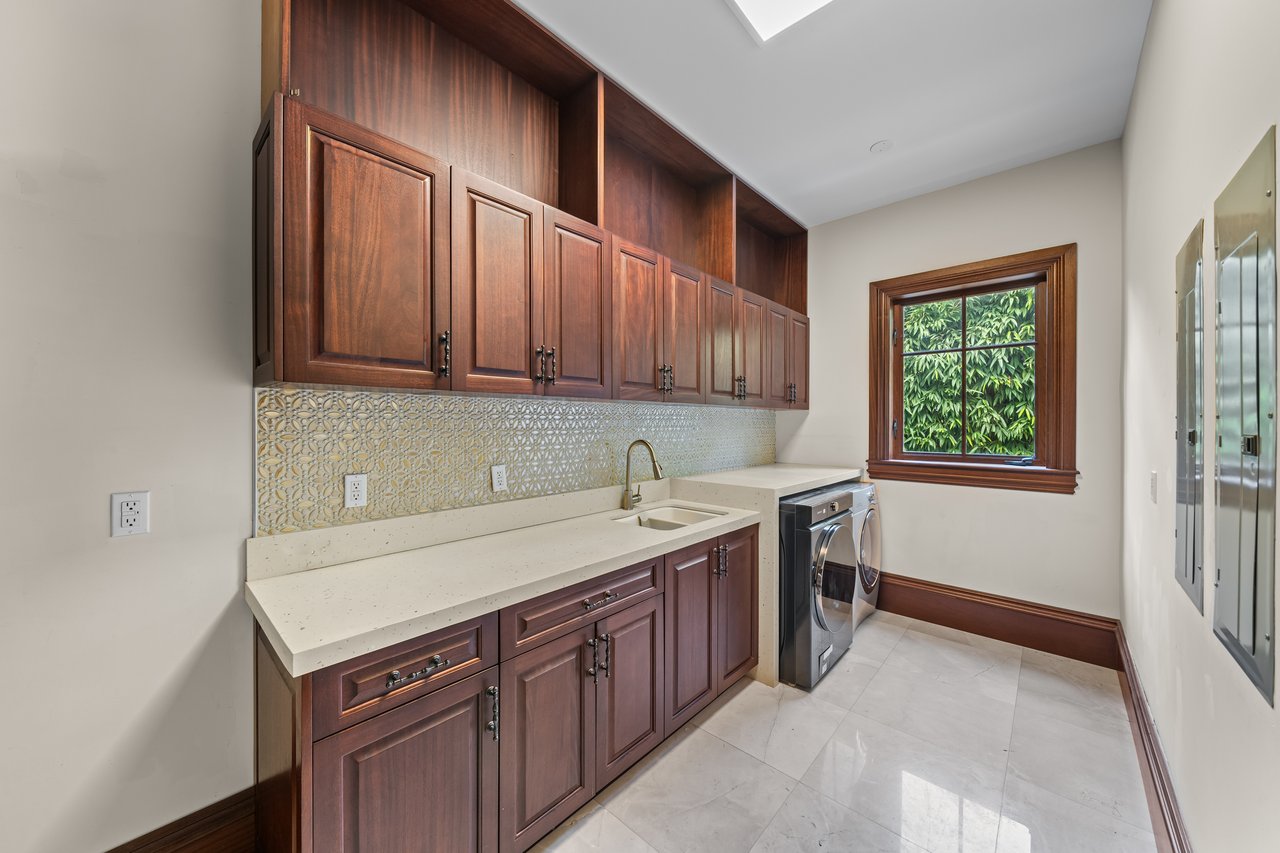 Edgewater Drive Estate