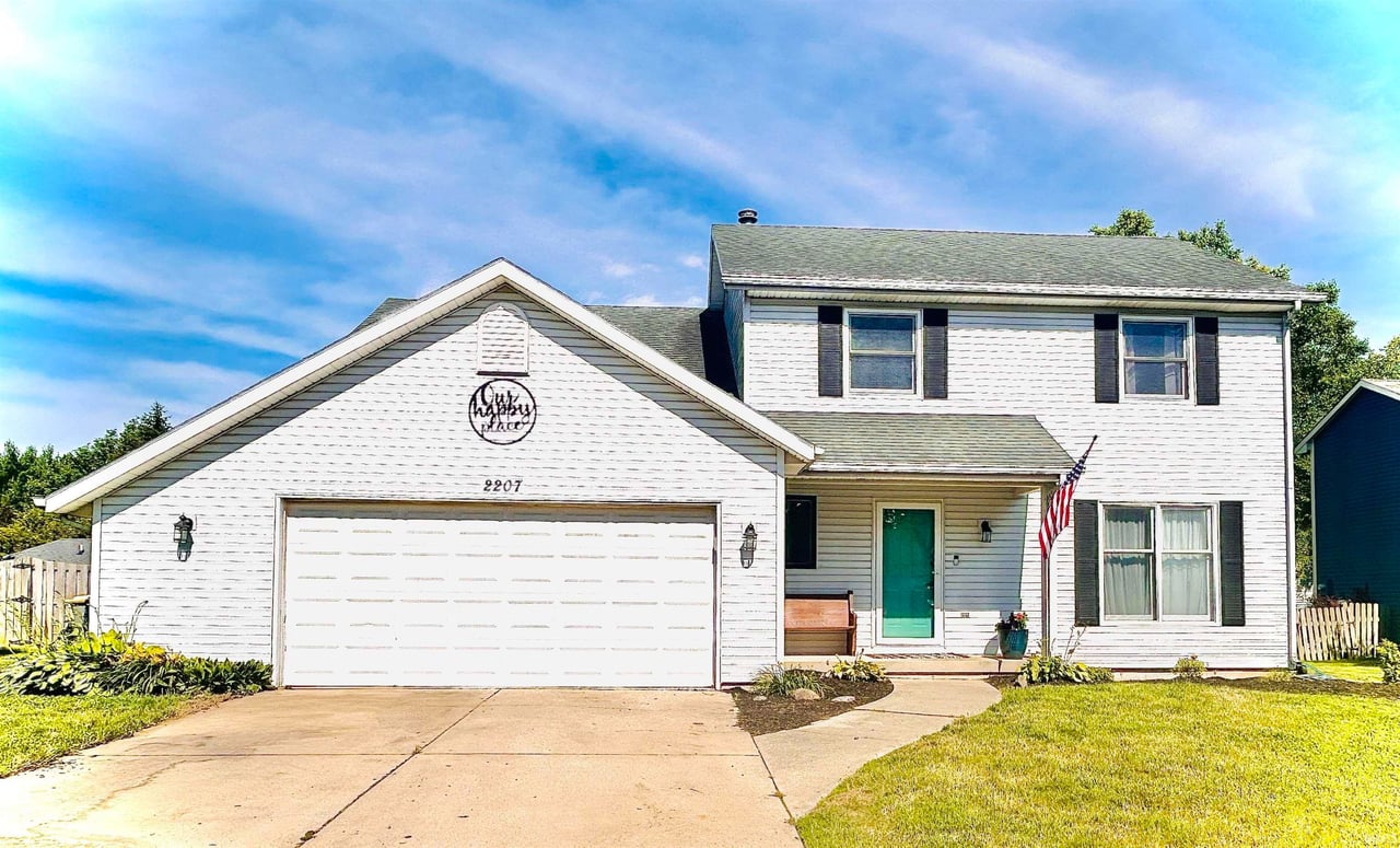 2207 Wake Robin Dr