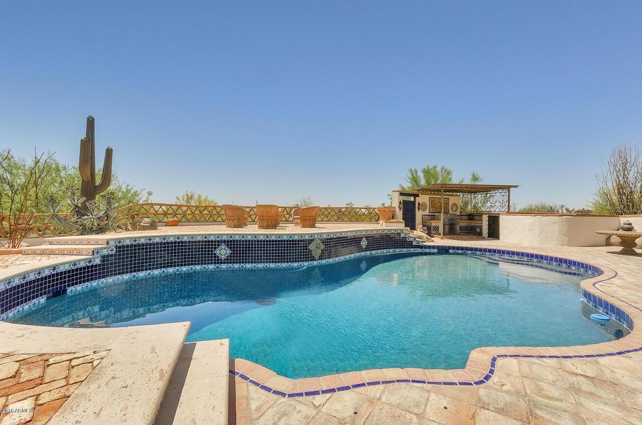 39023 N BOULDER VIEW Dr