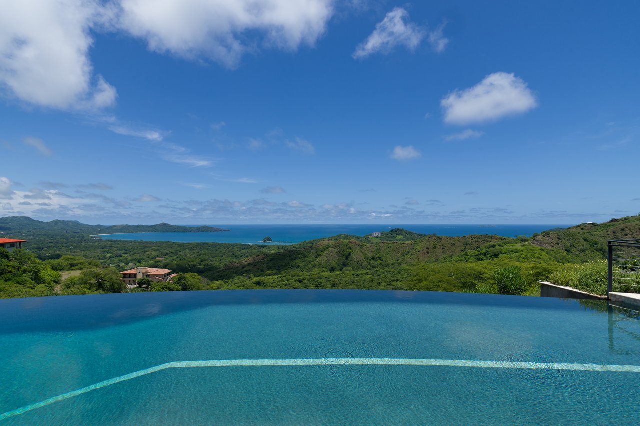 Casa Symbiotica | Luxury 5-Bedroom Ocean-View Estate in Mar Vista