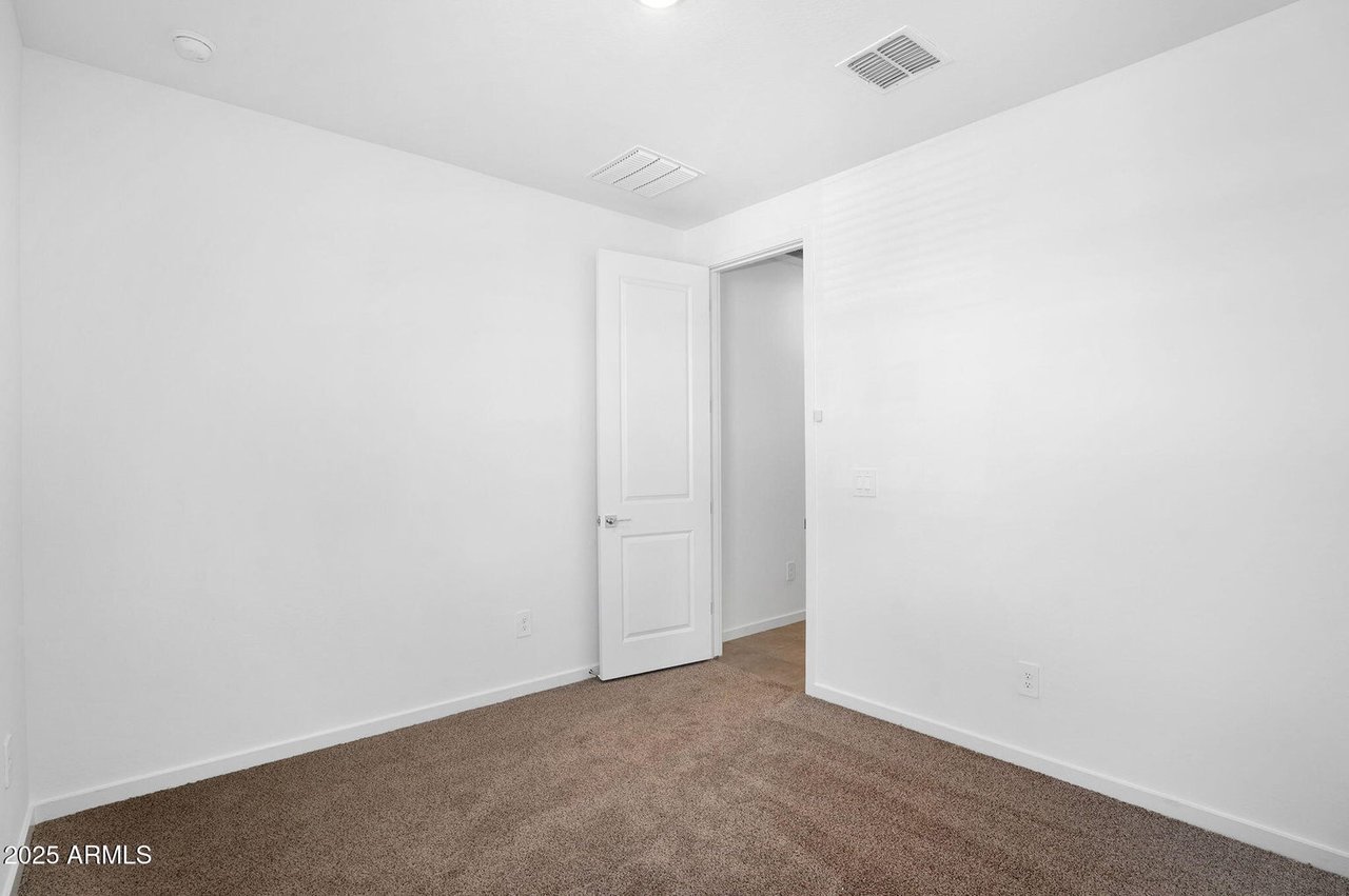 4811 W HUNTER Trail