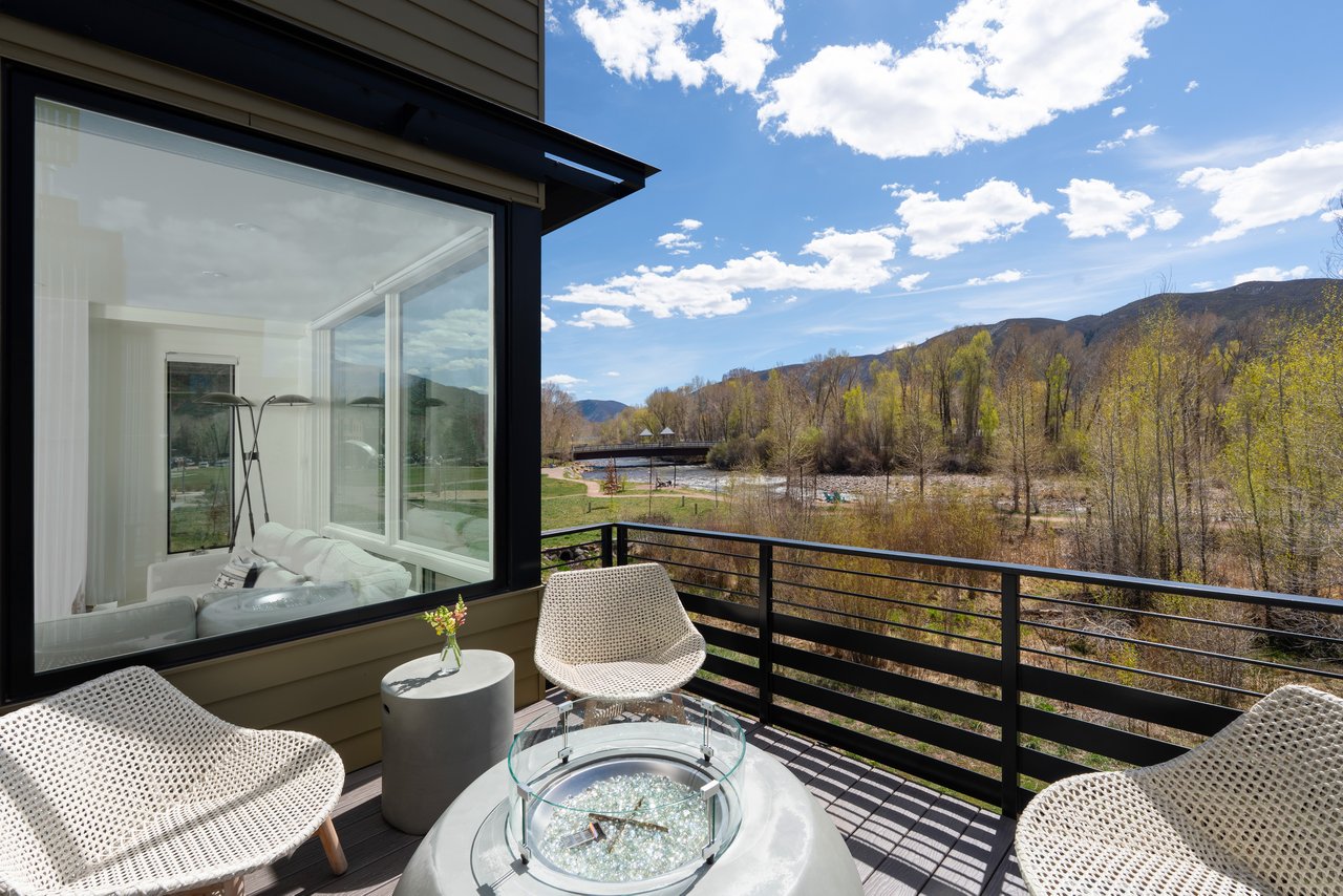 22856 Two Rivers Road