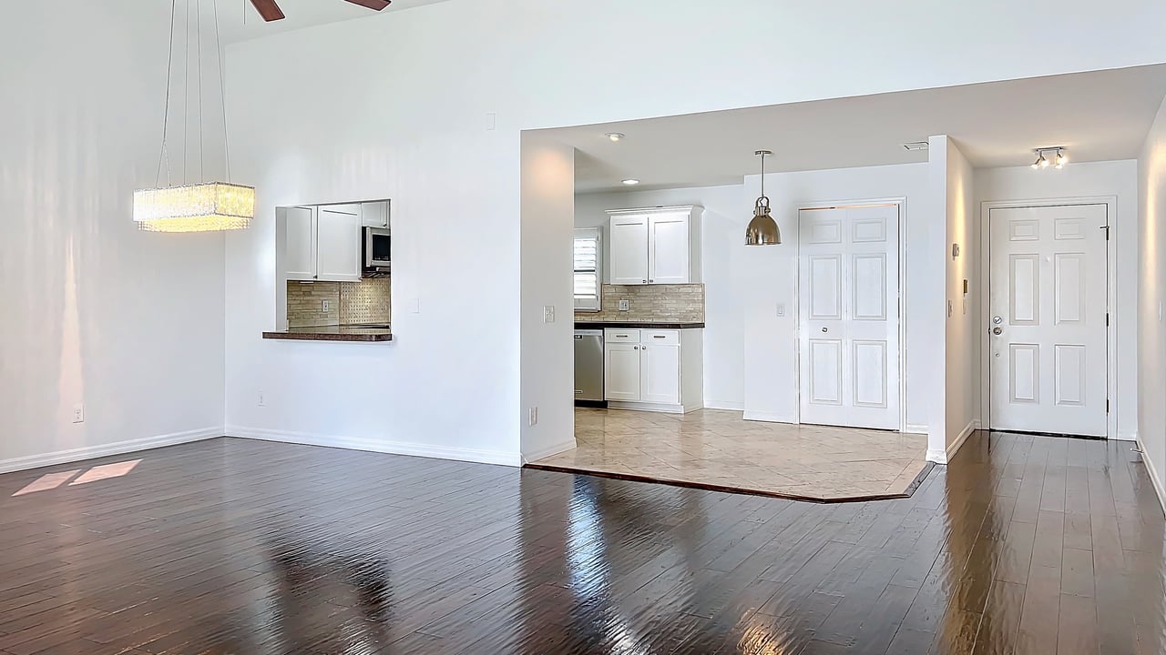 Luxury Lakefront Winter Park Condominium for Lease