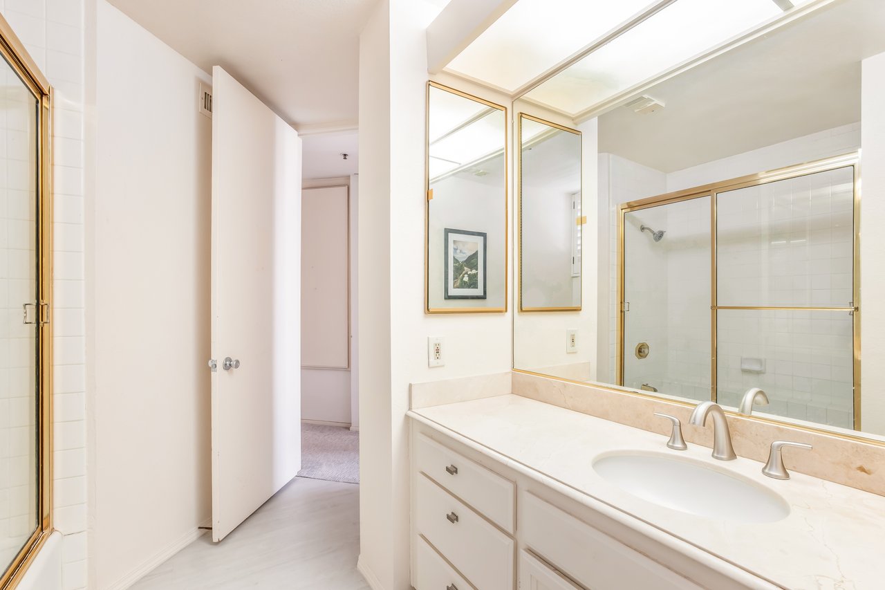 2131 Century Park Ln Unit: 402