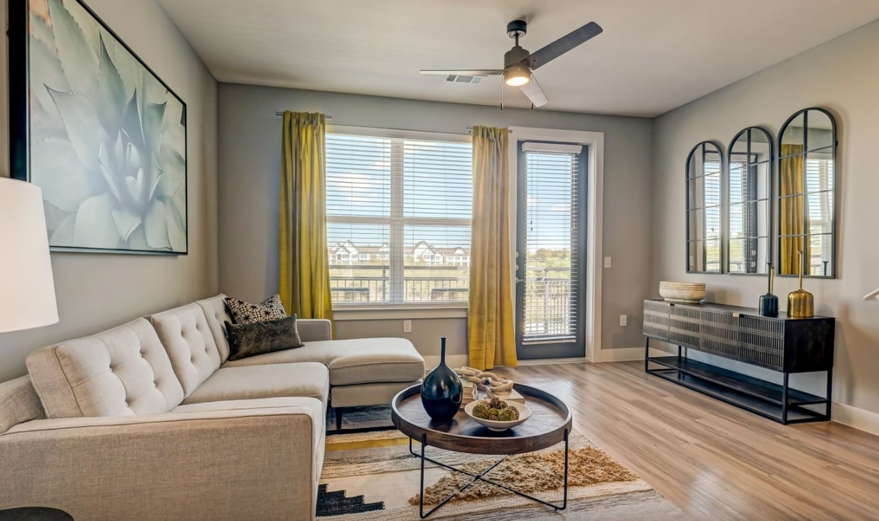 Spacious 2-floor living in NE Austin with up to 8-weeks free!