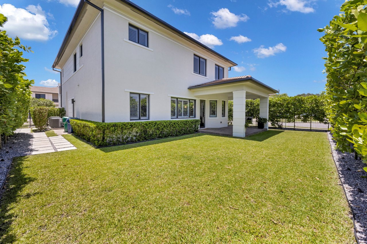 Modern Luxury Living Near Pinecrest