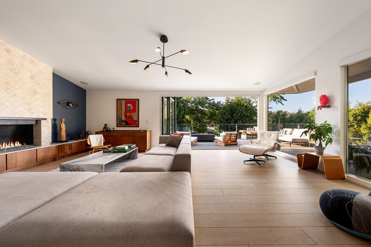 279 Mabery Rd, Santa Monica