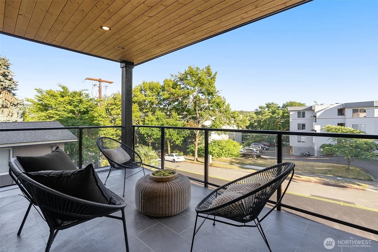238 4th Avenue #100