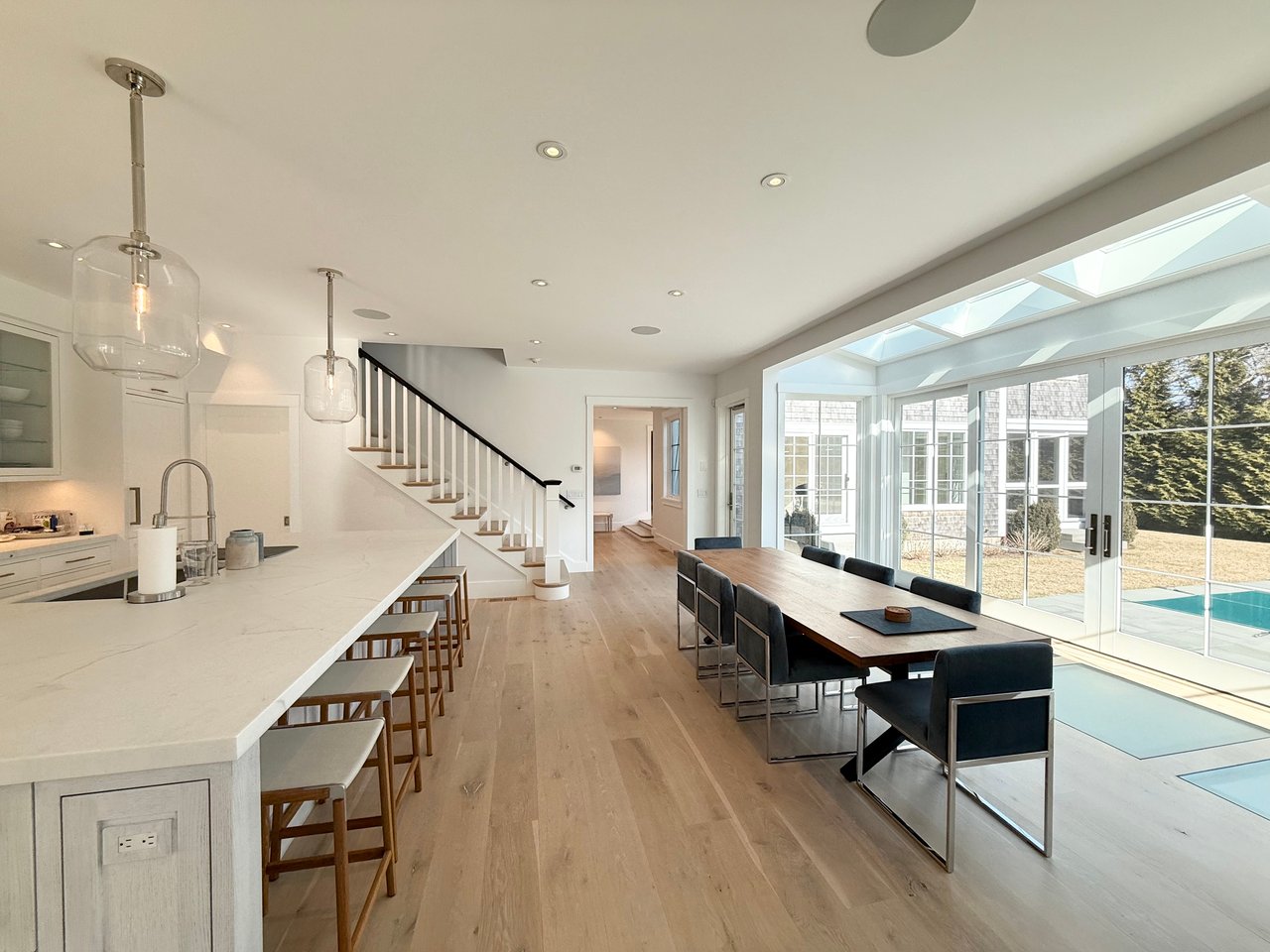 30 Pierce Ln