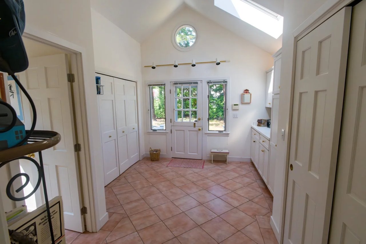 12 Tamarack Ln