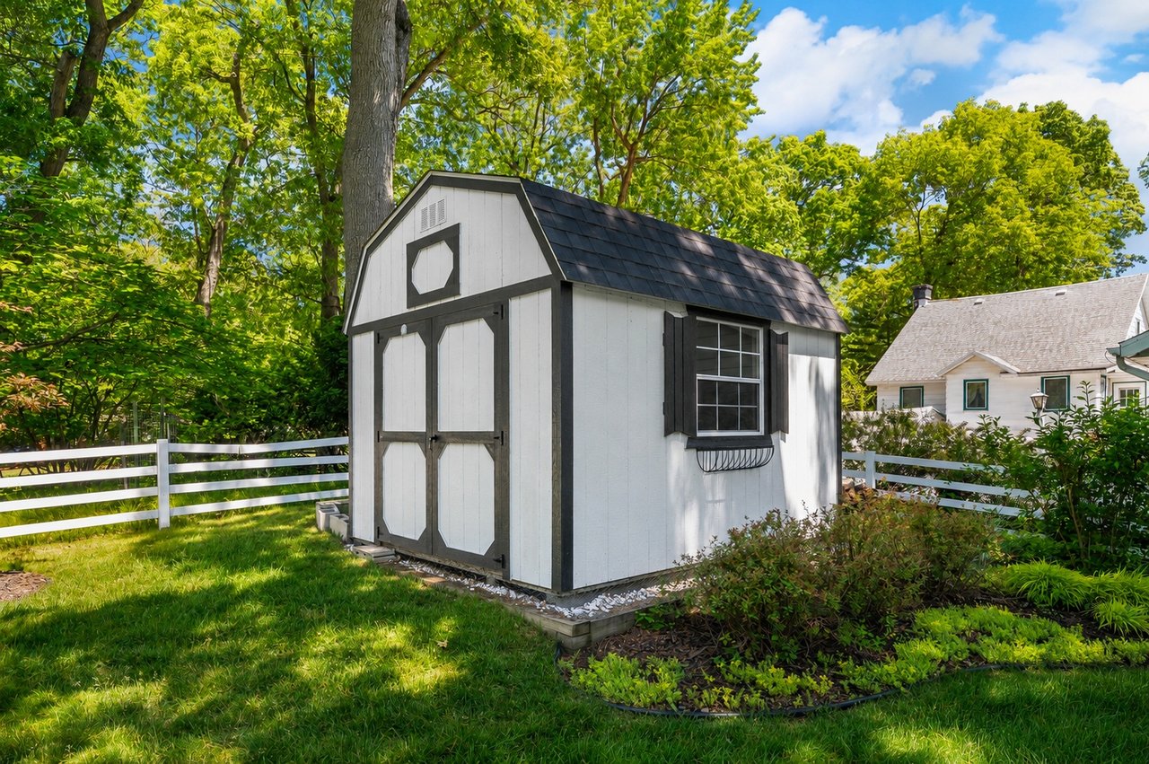 47118 Oak Avenue, Grand Beach, MI 49117