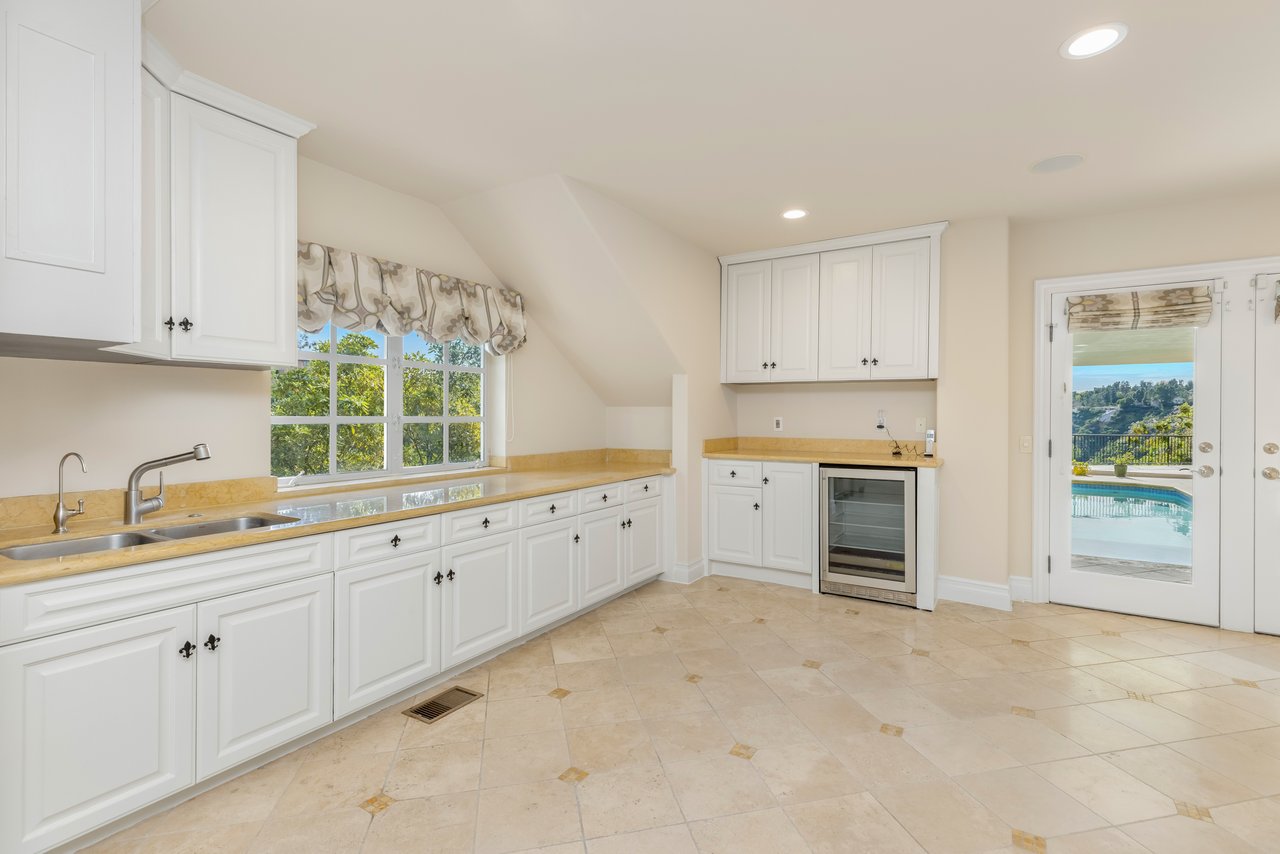 1922 Bel Air Rd