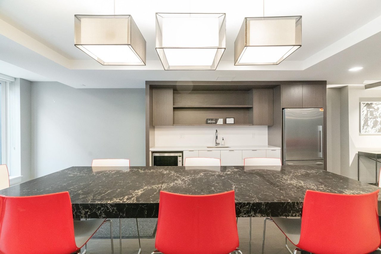 209 E 7th Ave, #302