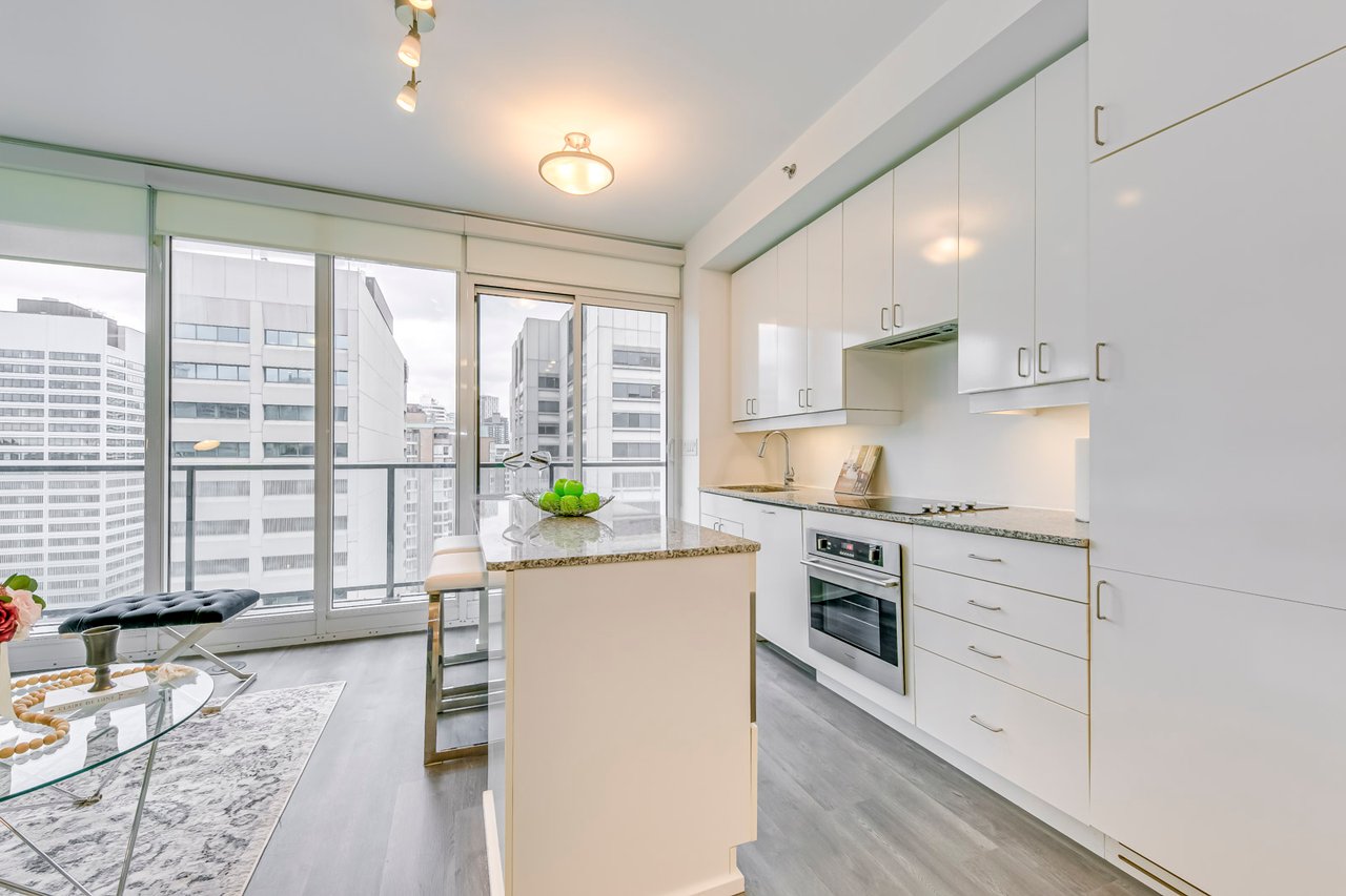426 University Ave Unit 2310