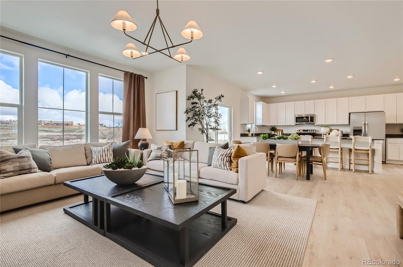 907 W Beverly Street