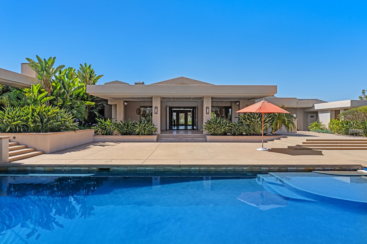 A Rancho Santa Fe Estate with Commanding Lake Views
