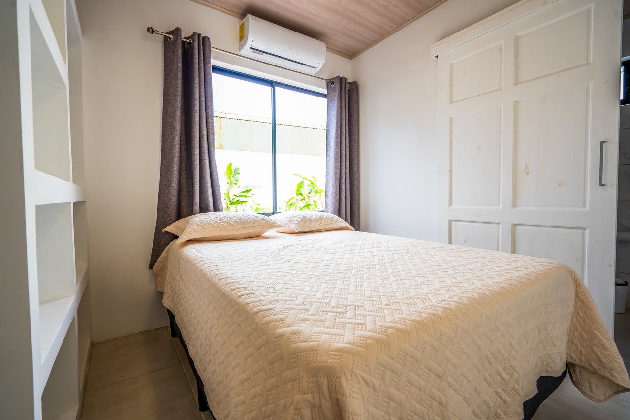 A House With An Upper Live-In Suite & Two Fully Serviced Downstairs Rental Apartments Less Than 1 km From The Entrance to Marino Ballena National Park