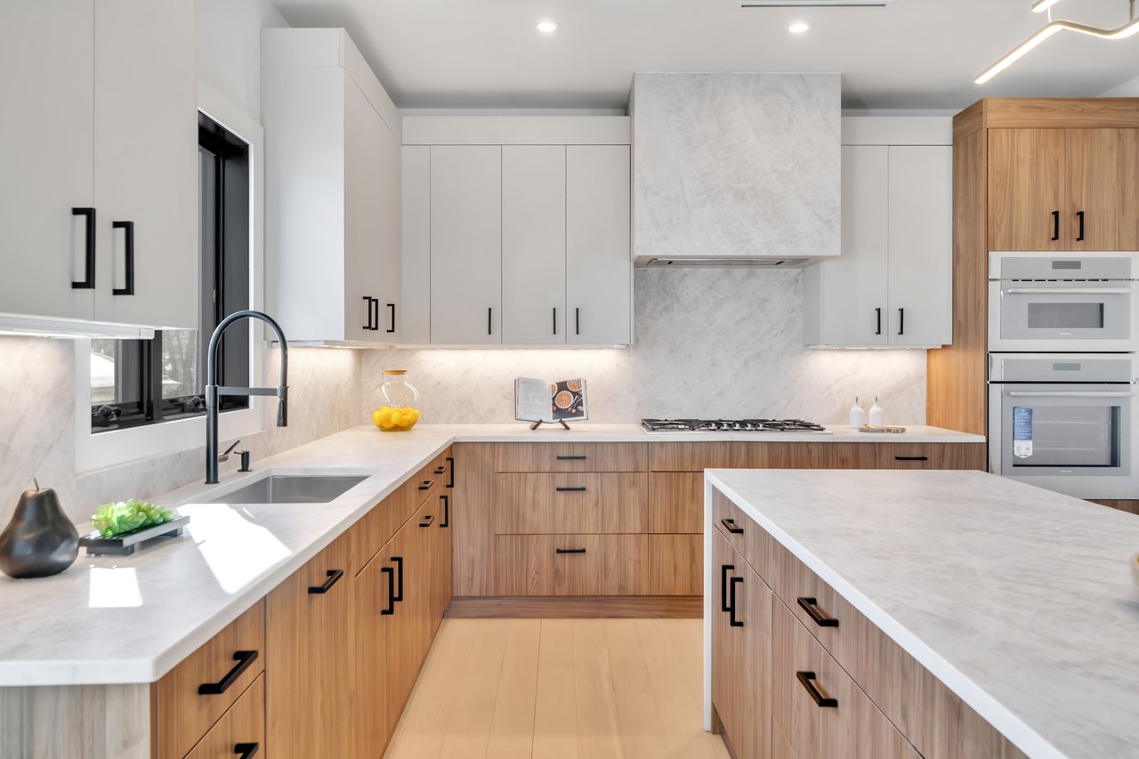 2220 Mackay Avenue B