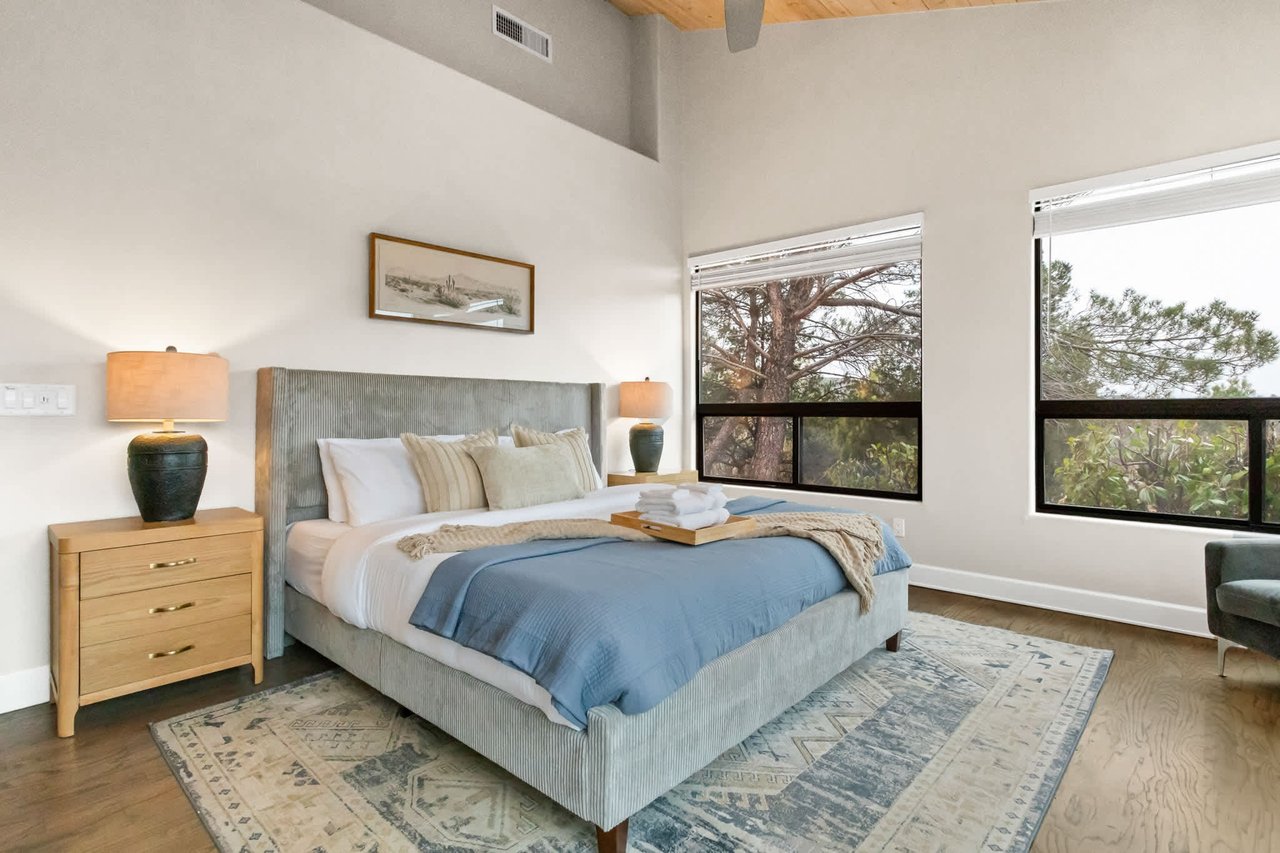 5 Bed, 3 Bath Uptown Sedona-Game Room-Sauna-Cold Plunge-Jacuzzi-Gym