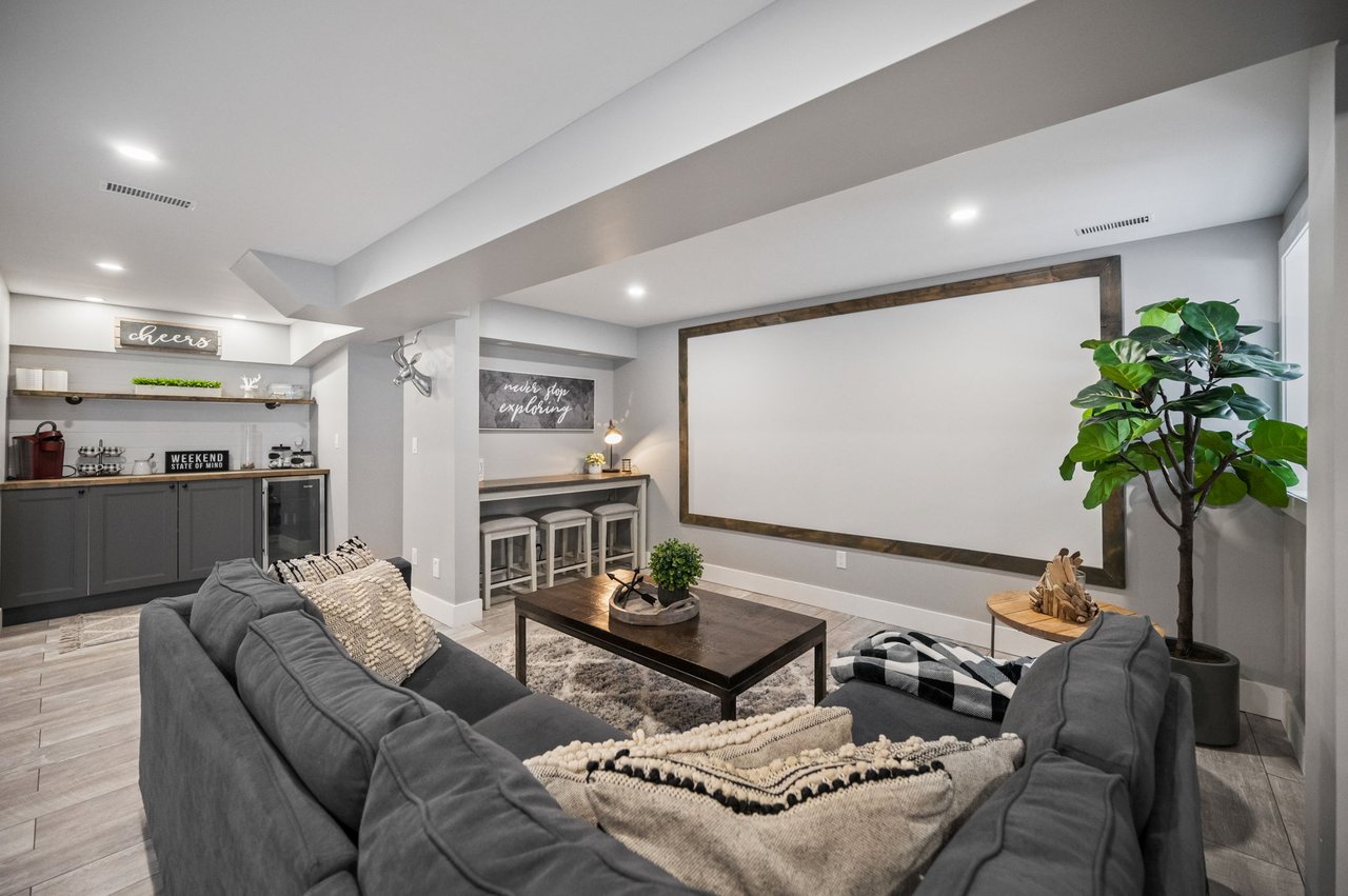 Cash Flow Lakeside Cottage