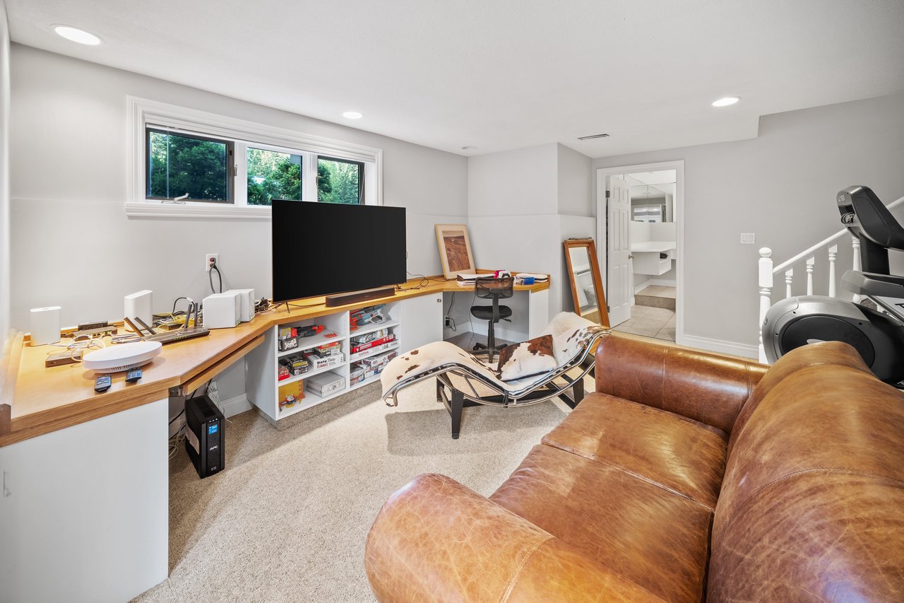 Private Mountain Retreat on Nearly Half an Acre