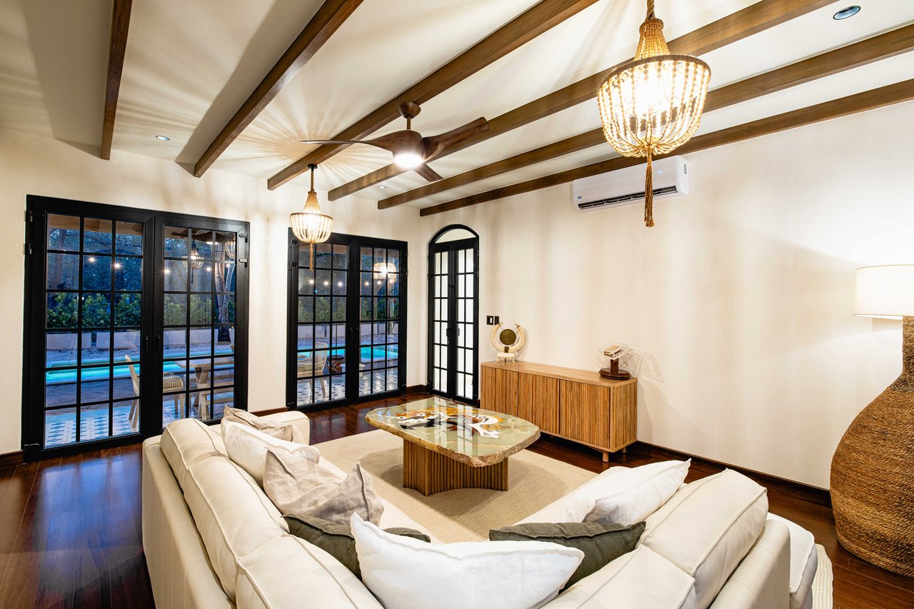 Casa Las Mareas | 4-Bedroom Beachfront Villa with Pool in Las Golondrinas, Hacienda Pinilla