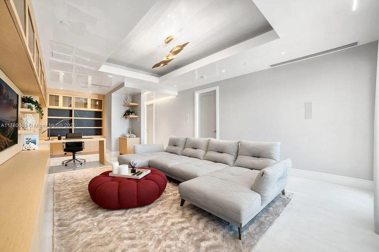 17975 Collins Ave #N701