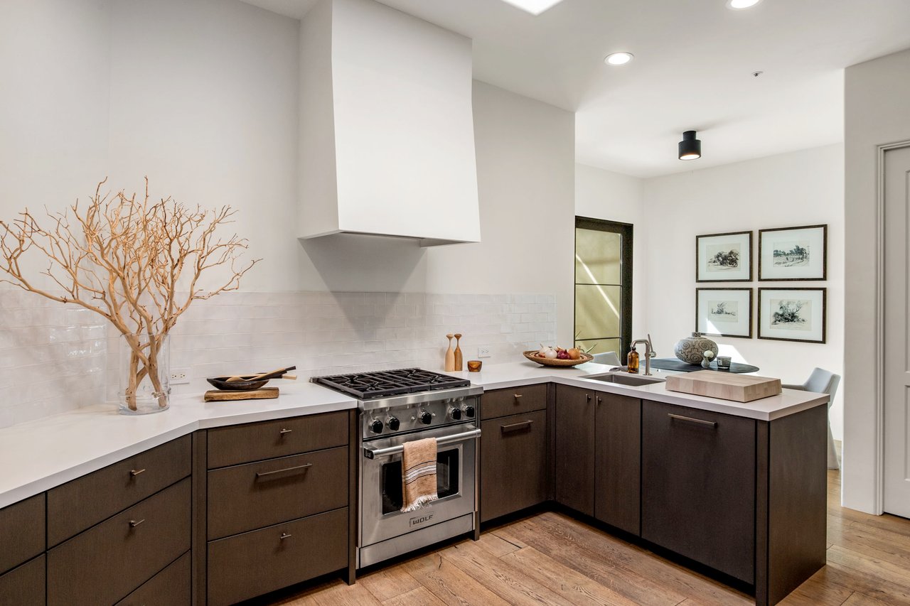 Pavoreal Old Town Scottsdale Guard Gated Elegance