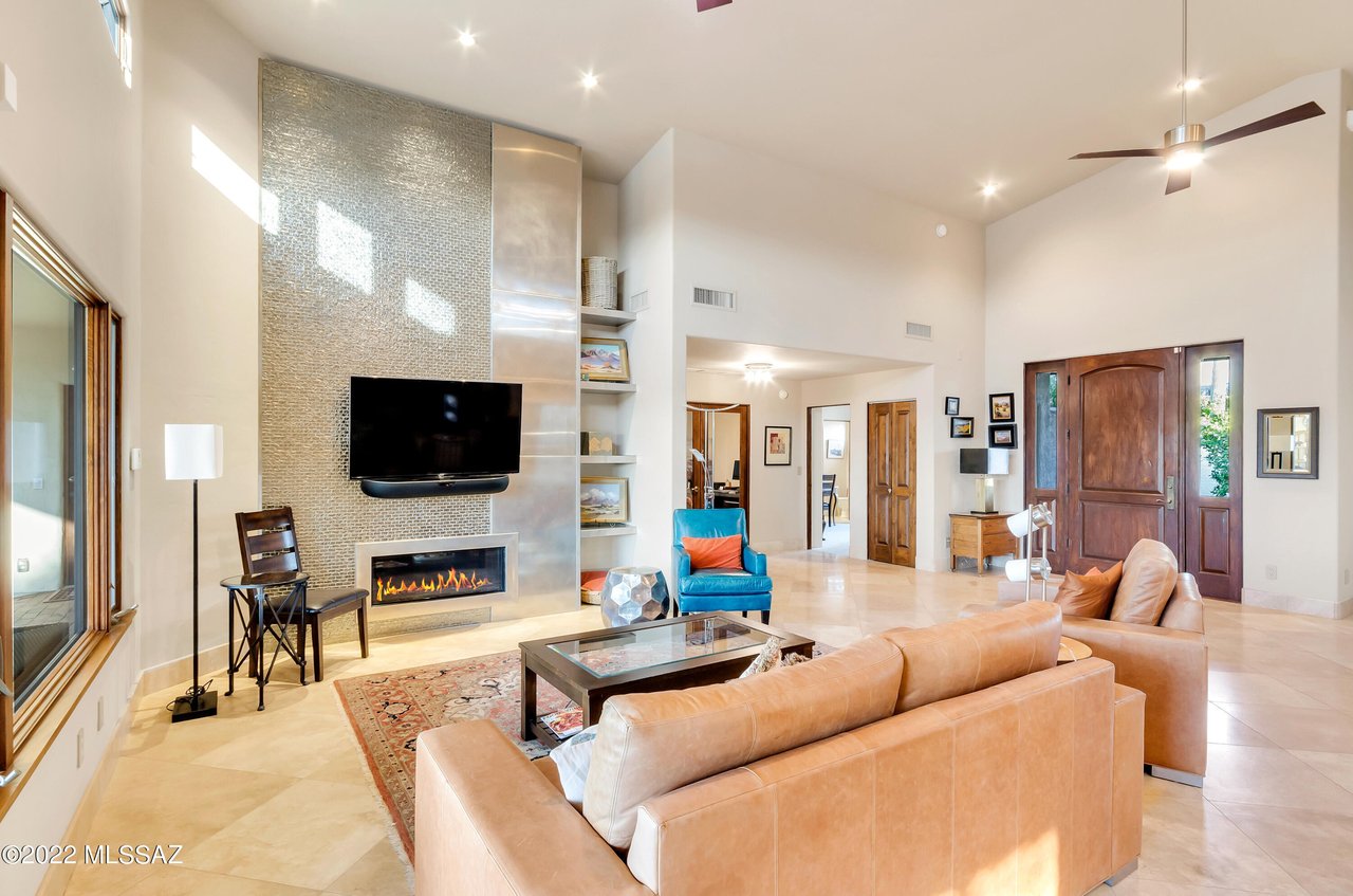 1931 E Buck Ridge Pl