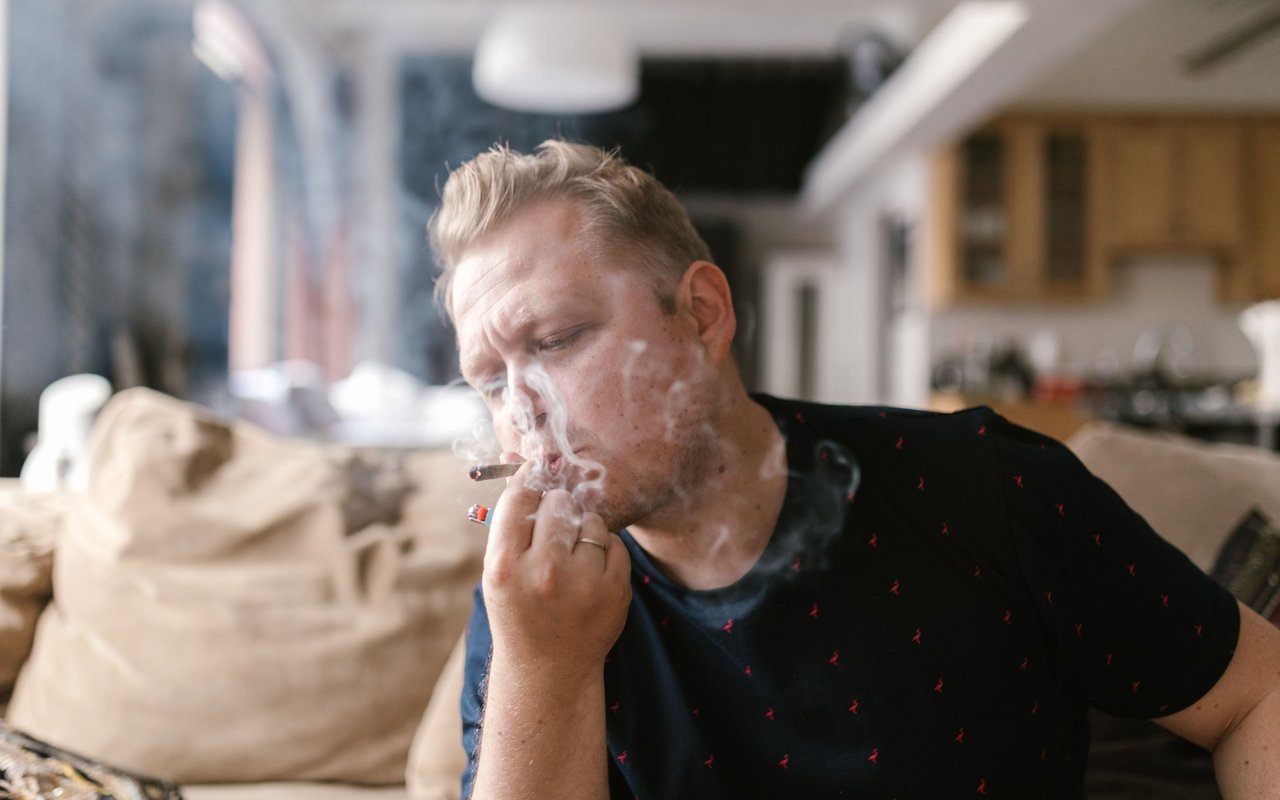 Selling A Smoker's House? Here Are Expert Ways to Remove Cigarette Smell for Better Resale