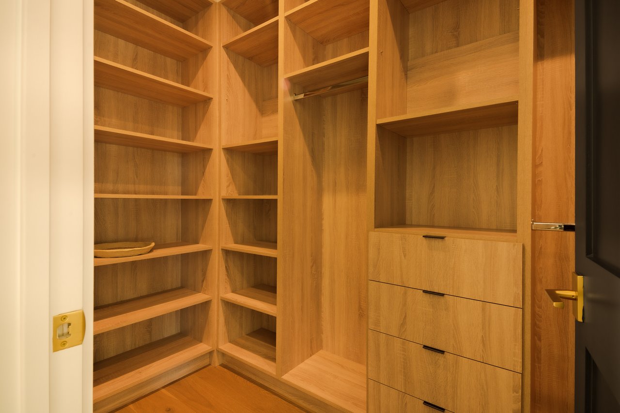 4261 Denny Ave, Toluca Lake 