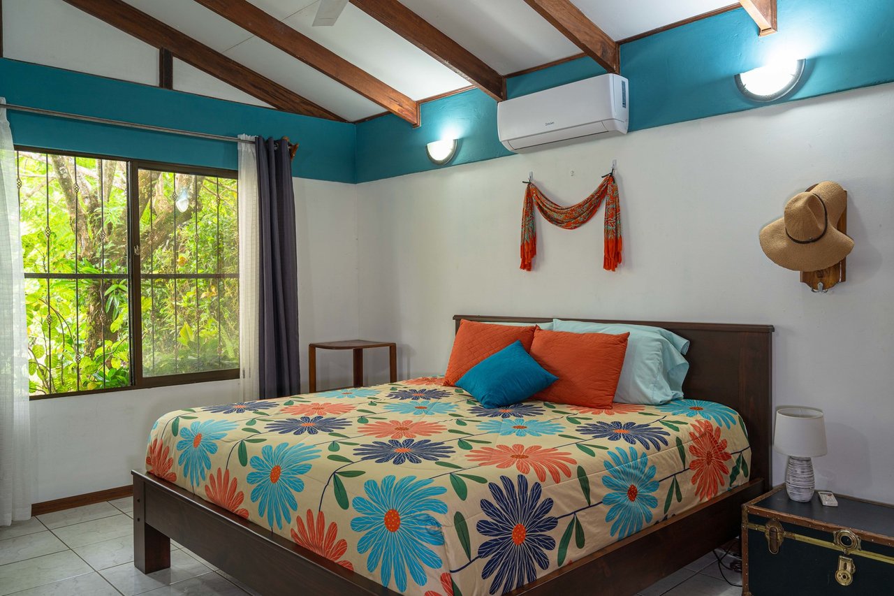 Gated Coastal Beach House, Manuel Antonio, Puntarenas