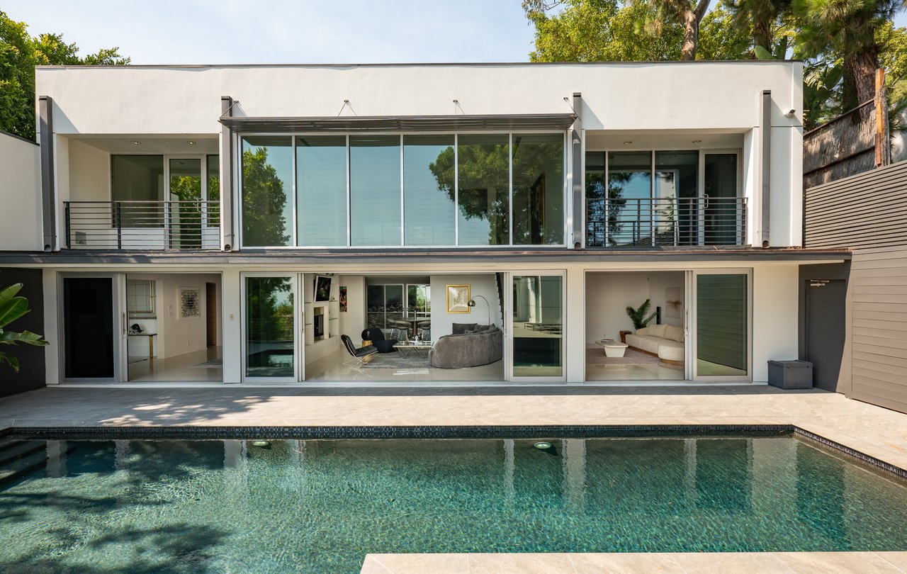 1545 Sunset Plaza Dr