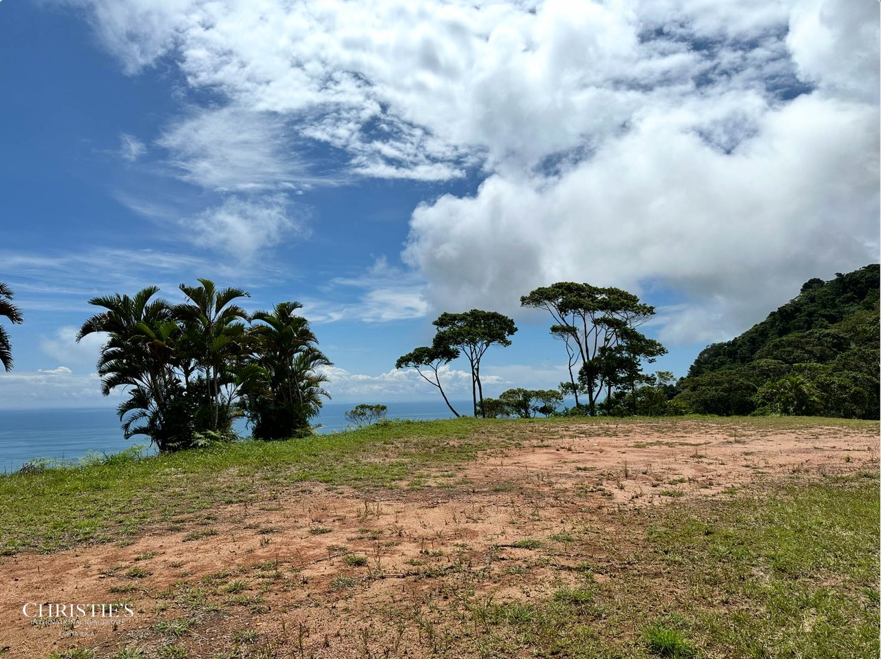 Luxury Farm Estate — 60 hectares of Breathtaking Views & Ultimate Privacy