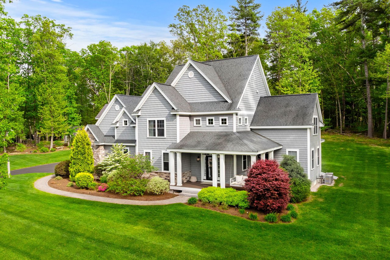10 Lilac Ct Bedford NH