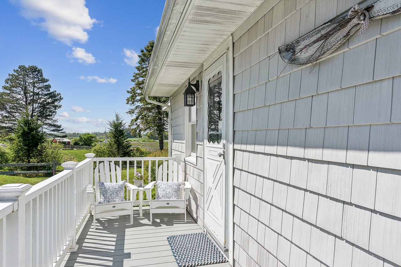 Cottage Between the River & Sea