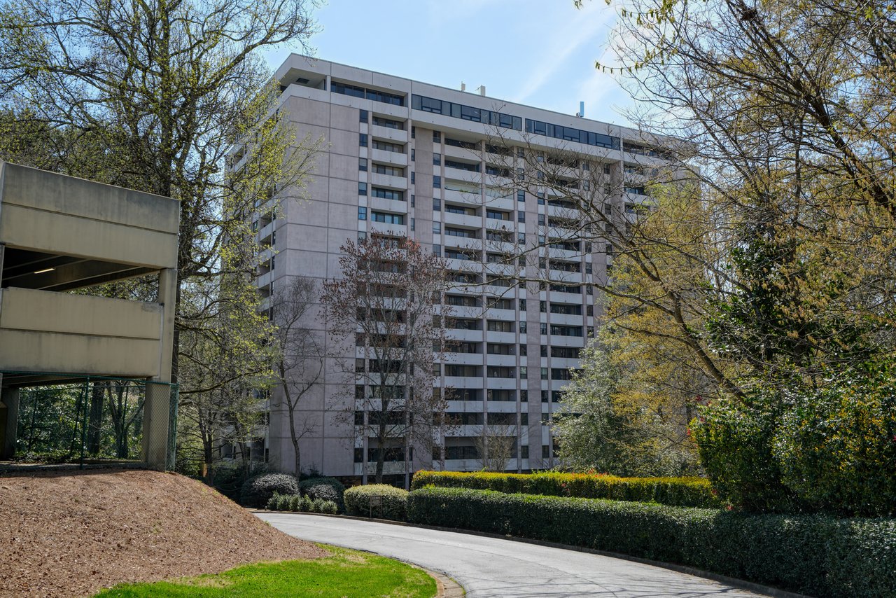 1010 Midtown building exterior