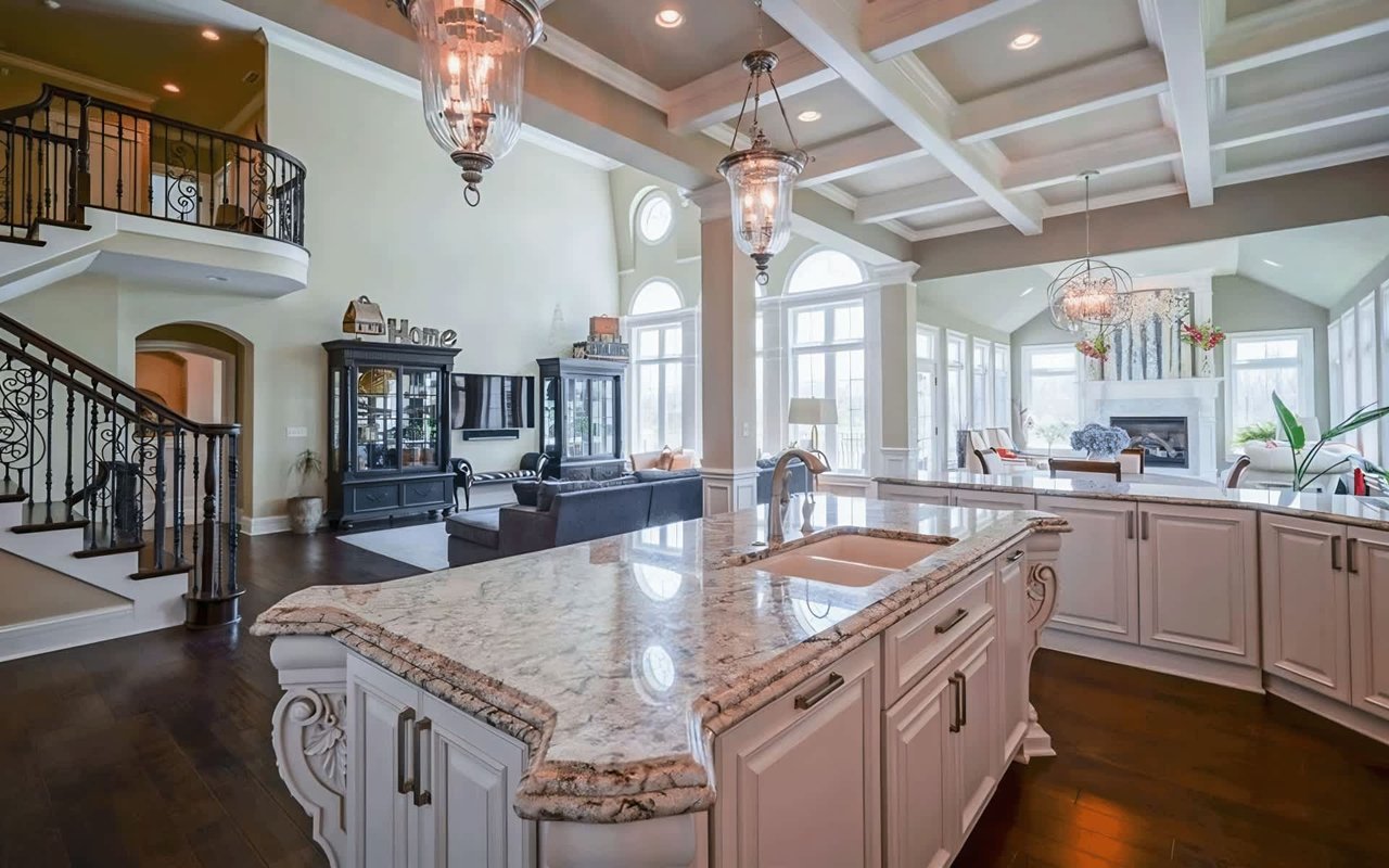 Luxury Homes for Sale in Indy