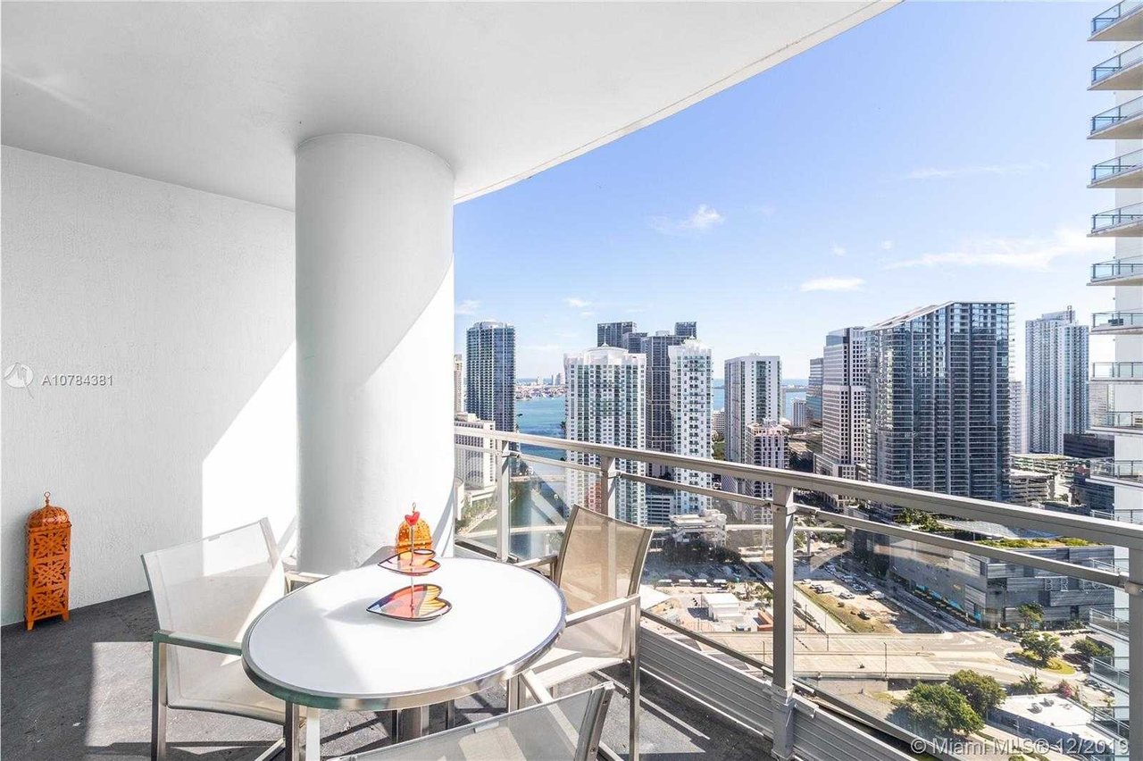 90 SW 3rd St Unit 4009