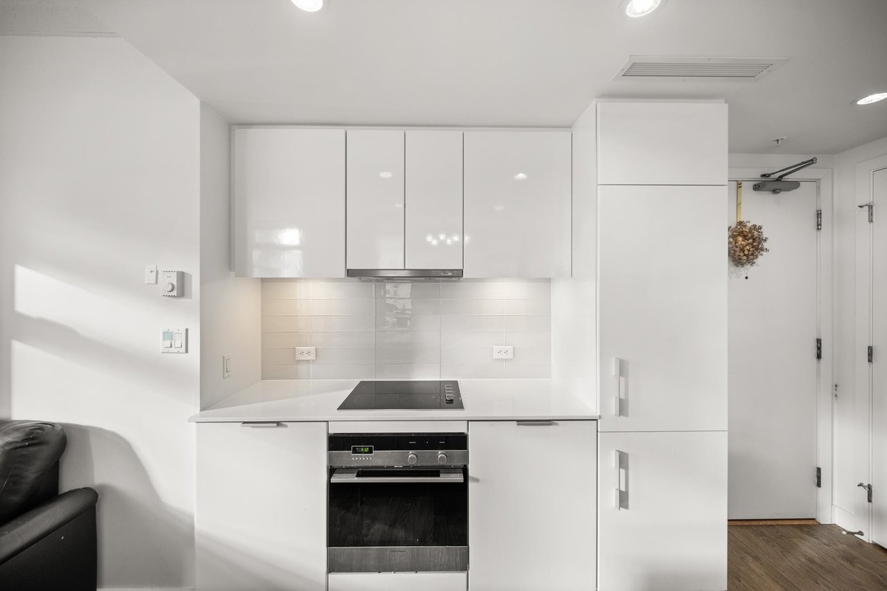 1107-1308 Hornby St