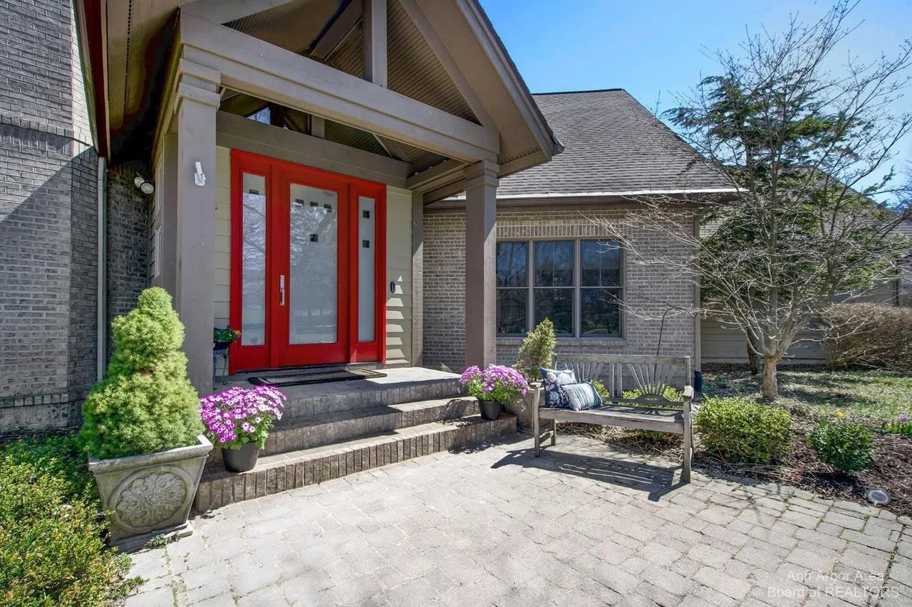 2566 Thornapple Drive, Ann Arbor, MI 48103