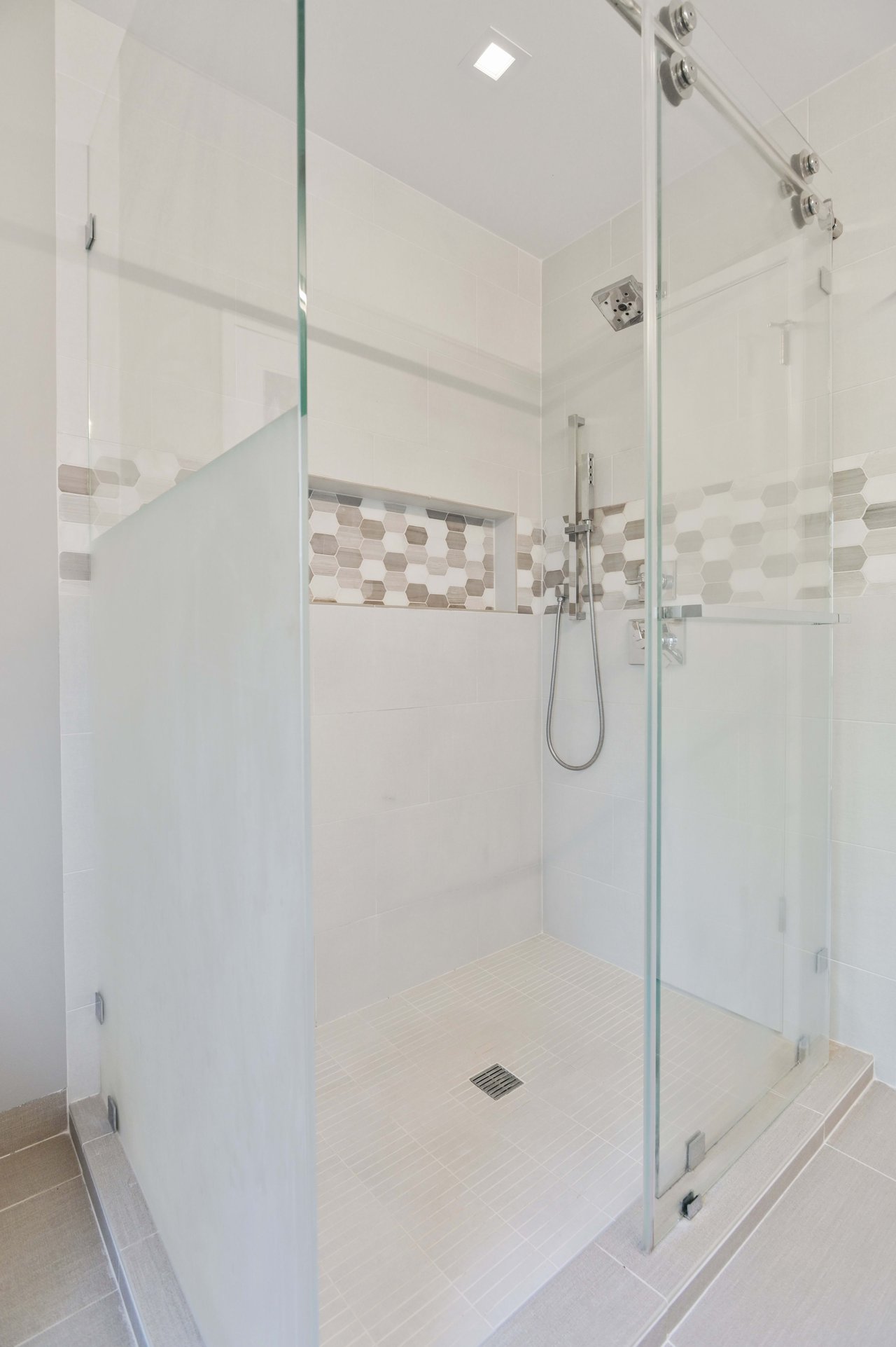 33 Bonnie Brae Dr
