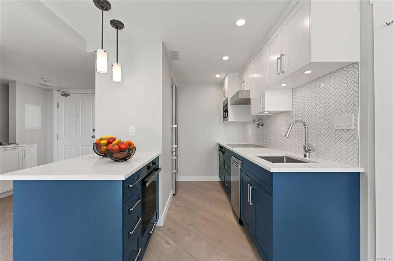 804-930 Yates St, Victoria