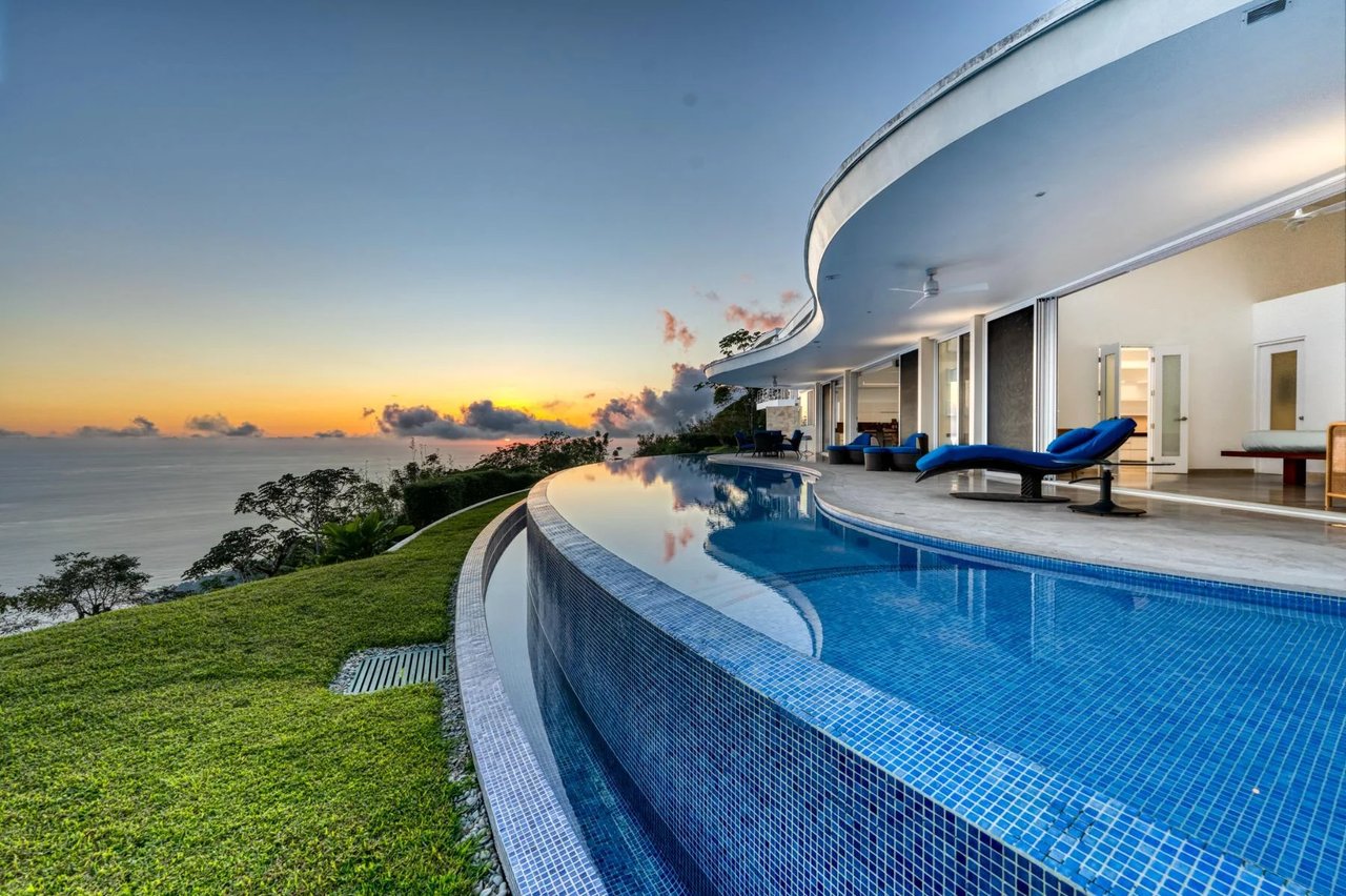 Solar Powered Luxury Home, Dominical, Puntarenas