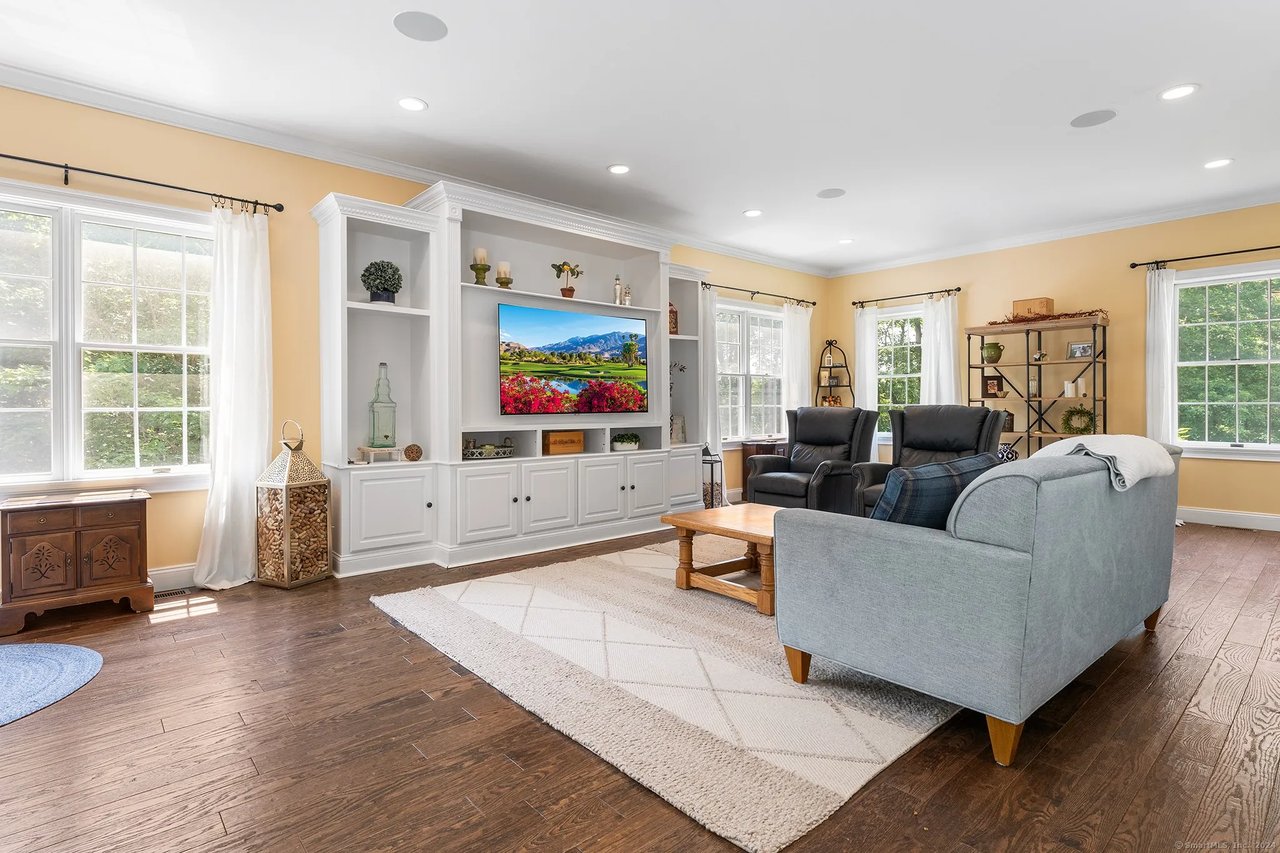16 Pinewood Drive