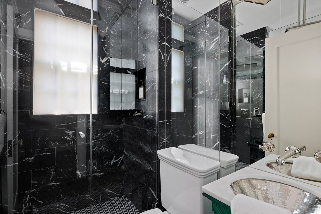 Majestic Pacific Heights View Apartment