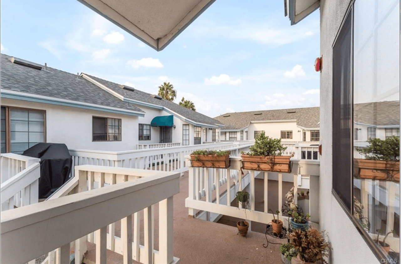 4751 E Pacific Coast Hwy Unit#201