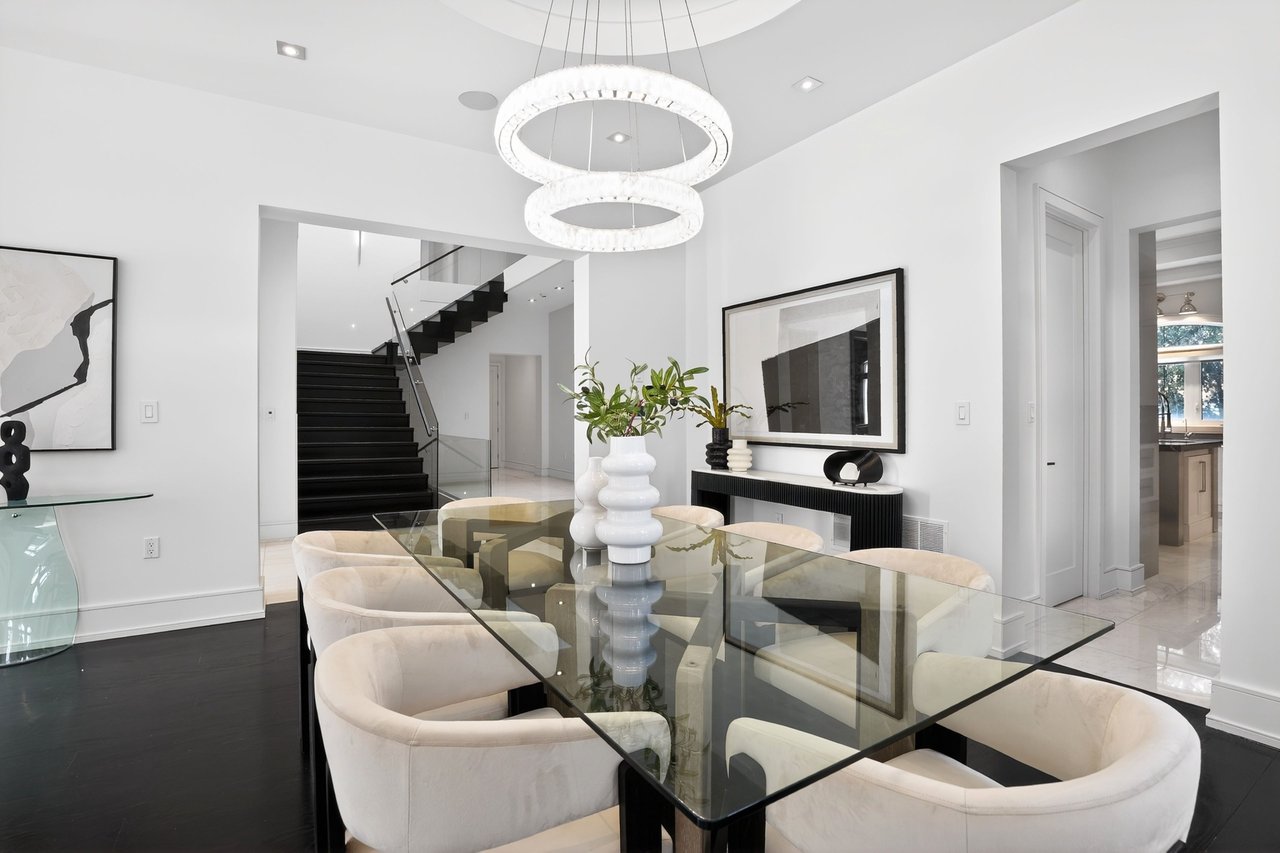 Located In The Prestigious St. Andrew-Windfields